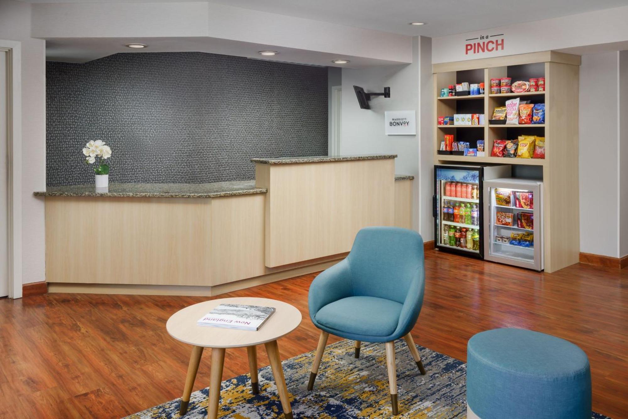 Towneplace Suites Manchester-Boston Regional Airport Екстериор снимка