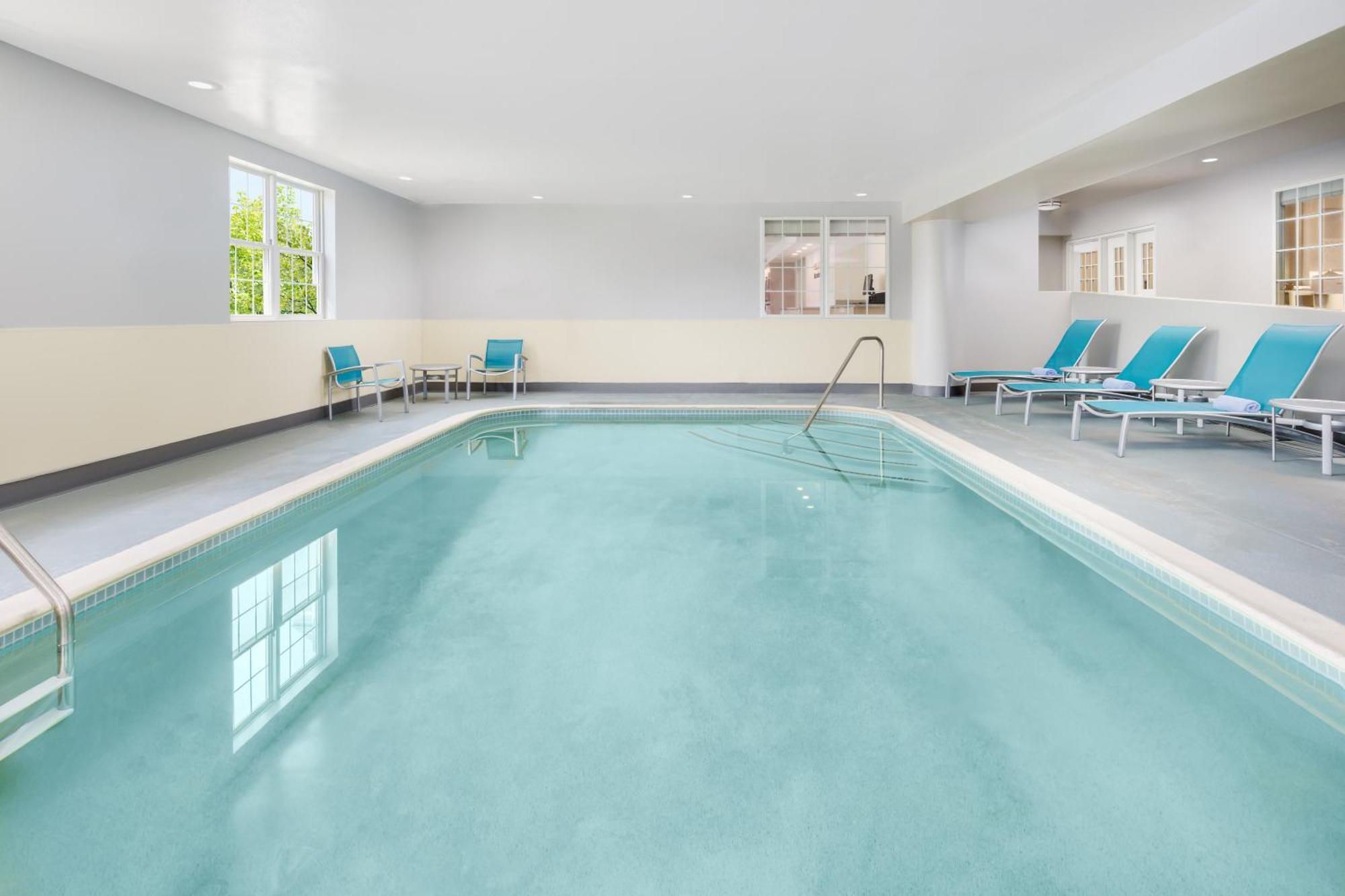 Towneplace Suites Manchester-Boston Regional Airport Екстериор снимка