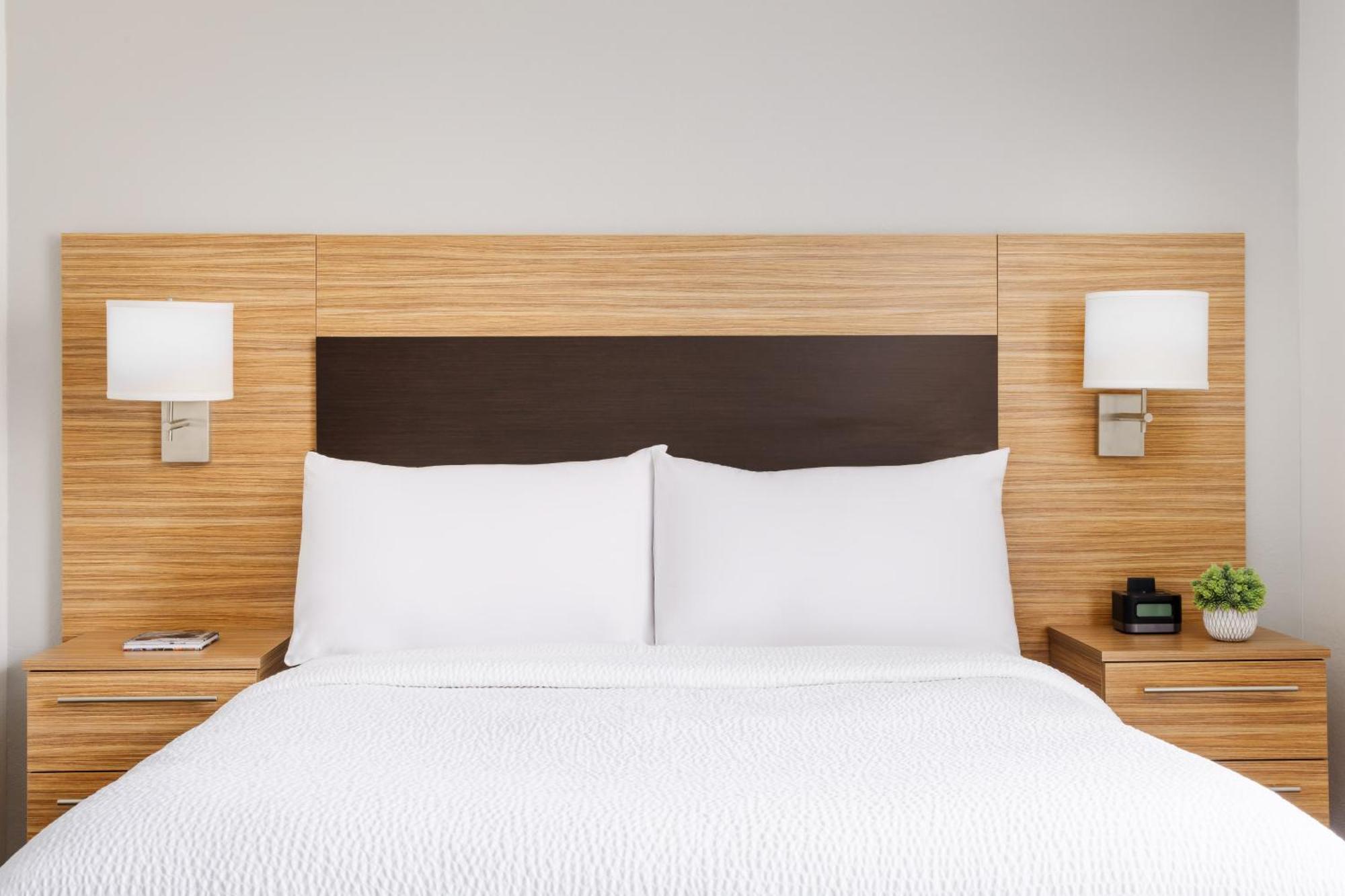 Towneplace Suites Manchester-Boston Regional Airport Екстериор снимка