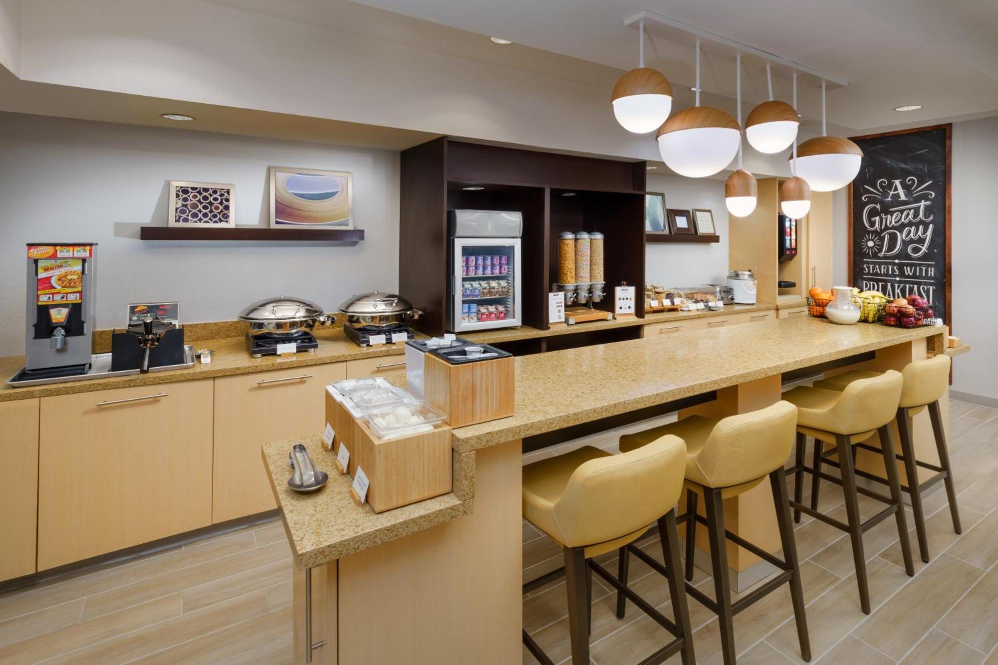 Towneplace Suites Manchester-Boston Regional Airport Екстериор снимка