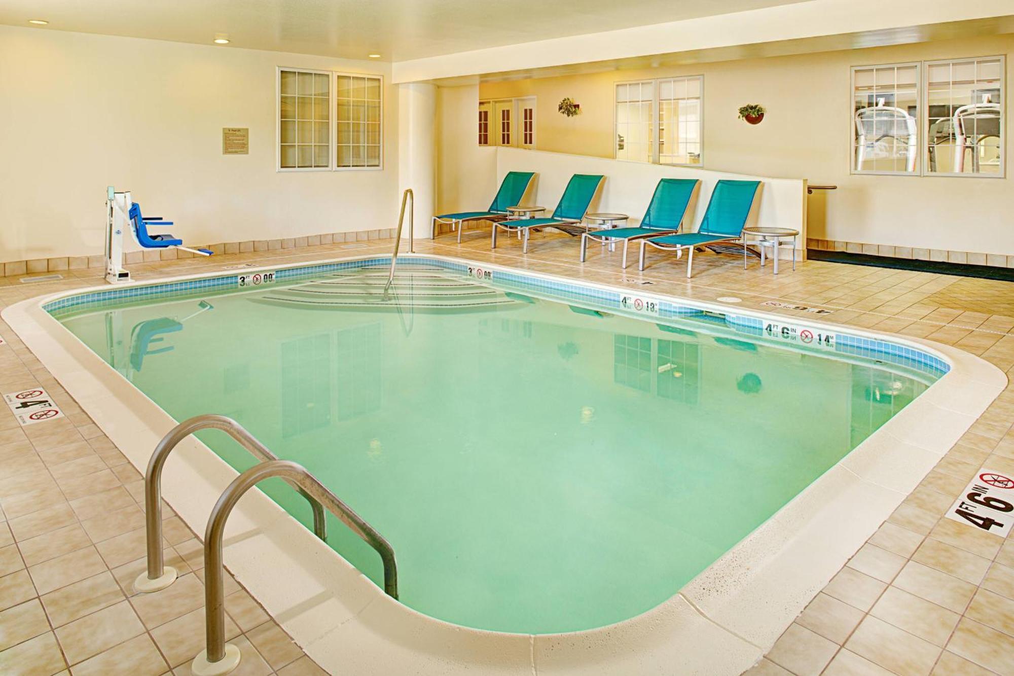 Towneplace Suites Manchester-Boston Regional Airport Екстериор снимка