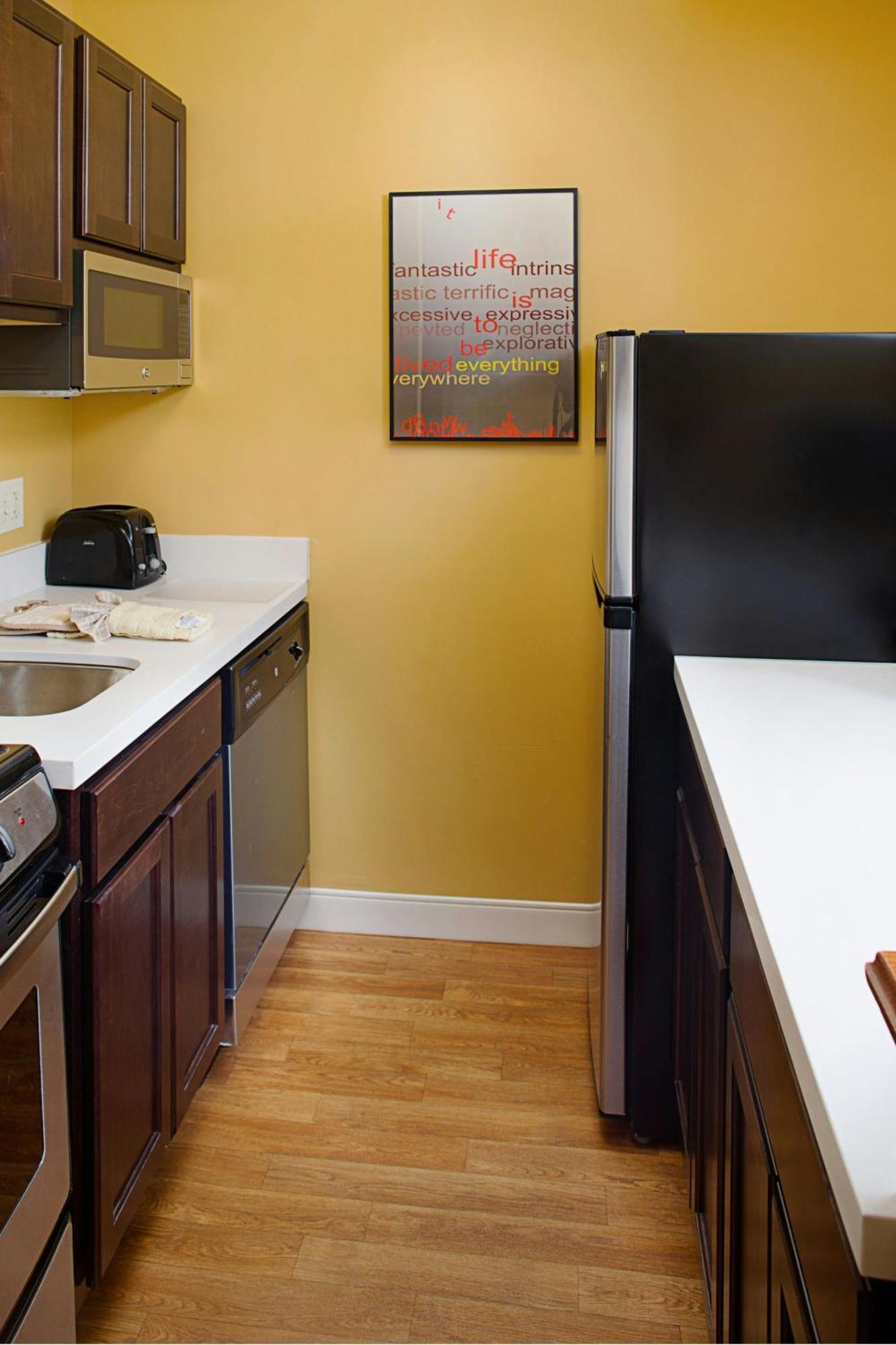Towneplace Suites Manchester-Boston Regional Airport Екстериор снимка