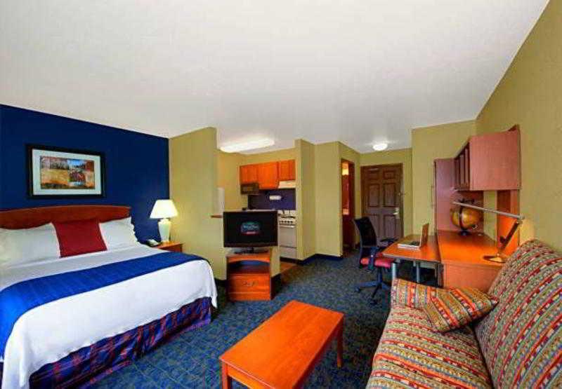 Towneplace Suites Manchester-Boston Regional Airport Екстериор снимка